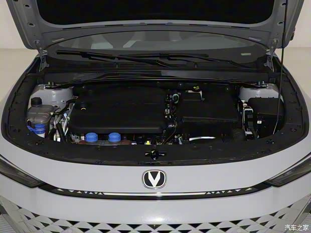 长安汽车 长安UNI-V 智电iDD 2024款 蓝鲸智电iDD 136km 智尊型 长安汽车 长安UNI-V 智电iDD 2024款 蓝鲸智电iDD 136km 智尊型