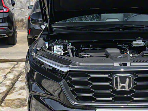 2024款 240TURBO 两驱锋尚版 5座 2024款 240TURBO 两驱锋尚版 5座