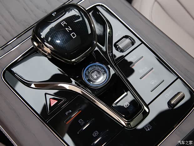 比亚迪 汉 2024款 DM-i 121KM 尊享型