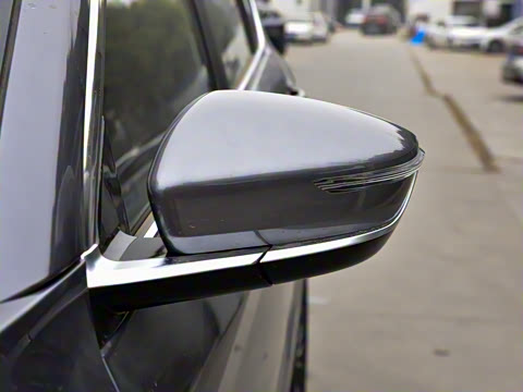 2025款 冠军版 1.5T 手动冠军 7座 2025款 冠军版 1.5T 手动冠军 7座