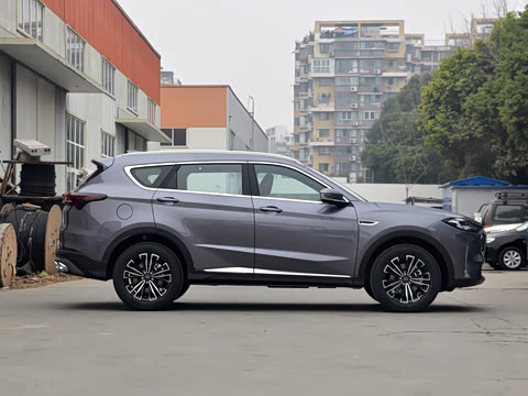 2025款 冠军版 1.5T 手动冠军 7座 2025款 冠军版 1.5T 手动冠军 7座