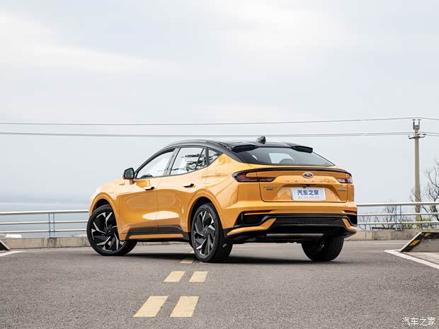 长安福特 蒙迪欧 2024款 运动版 2.0T E-混动 ST-line