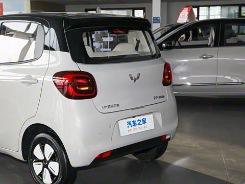 2025款 四门版 臻享+款 2025款 四门版 臻享+款