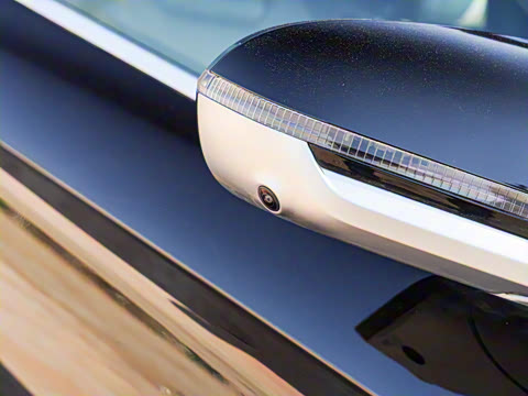 2025款 EV 智驾版 605KM尊荣型 2025款 EV 智驾版 605KM尊荣型