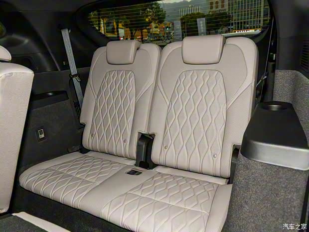 比亚迪 唐新能源 2024款 DM-i 荣耀版 112KM 尊贵型 比亚迪 唐新能源 2024款 DM-i 荣耀版 112KM 尊贵型