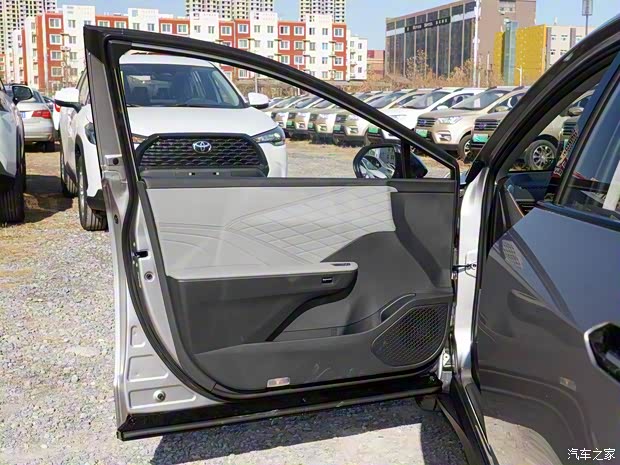 一汽丰田 丰田bZ3 2024款 517km 精英PRO 一汽丰田 丰田bZ3 2024款 517km 精英PRO