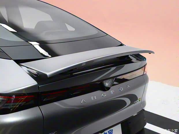 北汽新能源 极狐 阿尔法S5 2024款 双电机 390kW 北汽新能源 极狐 阿尔法S5 2024款 双电机 390kW