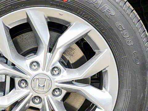 2024款 240TURBO 两驱锋尚版 5座 2024款 240TURBO 两驱锋尚版 5座