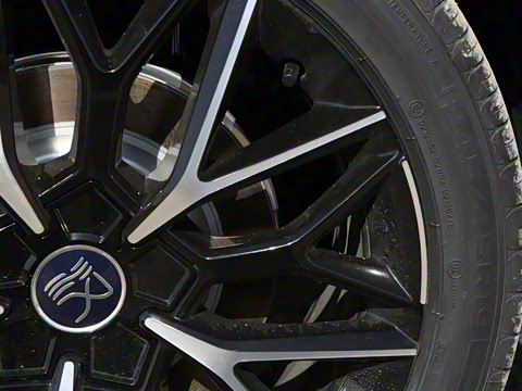 2025款 EV 智驾版 506KM尊贵型 2025款 EV 智驾版 506KM尊贵型