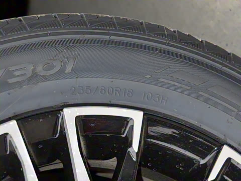 2025款 冠军版 1.5T 手动冠军 7座 2025款 冠军版 1.5T 手动冠军 7座