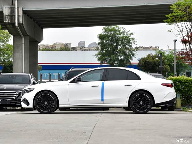 奔驰(进口) 奔驰E级(进口) 2024款 E 300 豪华型运动版 奔驰(进口) 奔驰E级(进口) 2024款 E 300 豪华型运动版