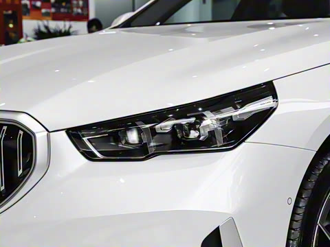 2025款 530Li 领先型 豪华套装 2025款 530Li 领先型 豪华套装