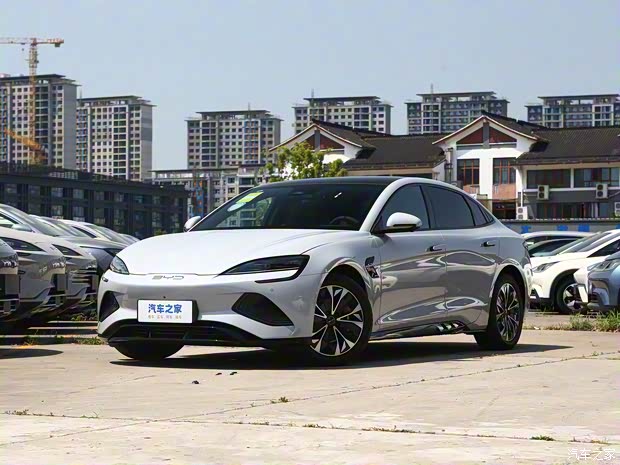 比亚迪 海豹 2024款 荣耀版 550km 尊贵型 比亚迪 海豹 2024款 荣耀版 550km 尊贵型