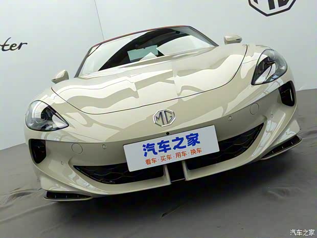 上汽集团 MG Cyberster 2024款 520km 传奇四驱红篷版 上汽集团 MG Cyberster 2024款 520km 传奇四驱红篷版