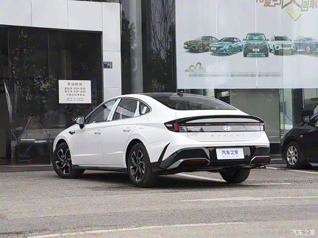 北京現(xiàn)代 索納塔 2024款 1.5T 低配版