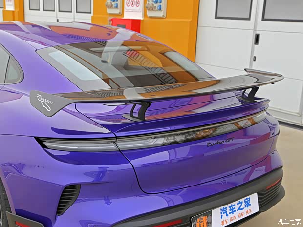 保时捷 Taycan 2024款 Taycan Turbo GT with Weissach Package 保时捷 Taycan 2024款 Taycan Turbo GT with Weissach Package