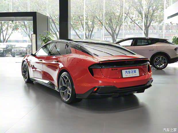 路特斯 路特斯EMEYA繁花 2024款 EMEYA R+