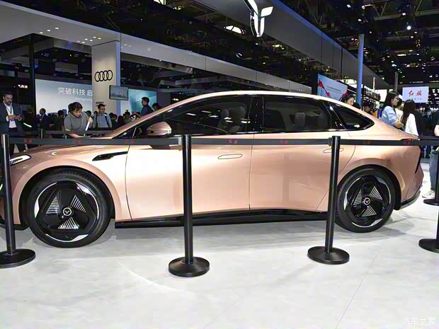 一汽红旗 红旗E009 2024款 基本型 一汽红旗 红旗E009 2024款 基本型