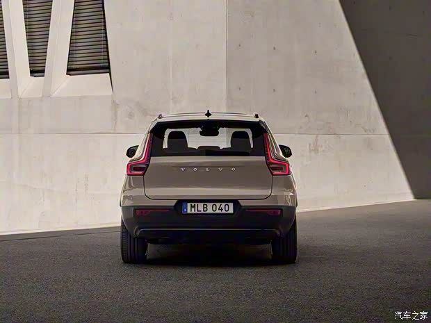 沃尔沃(进口) 沃尔沃XC40新能源(进口) 2024款 基本型 沃尔沃(进口) 沃尔沃XC40新能源(进口) 2024款 基本型