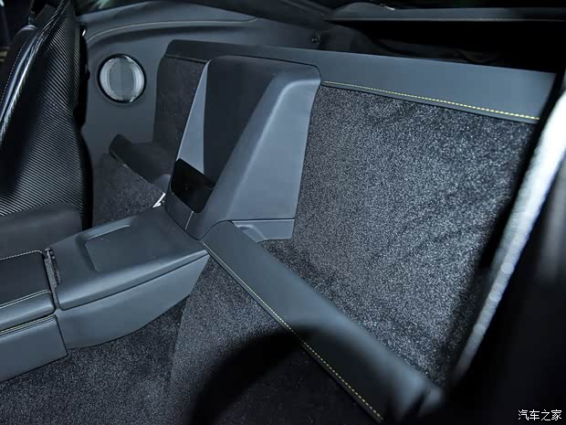 阿斯顿·马丁 V8 Vantage 2024款 4.0T V8 Coupe