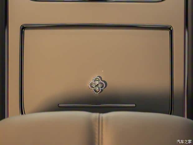 宾利 欧陆 2024款 GT Convertible Boodles by Mulliner  宾利 欧陆 2024款 GT Convertible Boodles by Mulliner