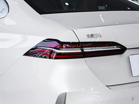 2025款 530Li 领先型 豪华套装 2025款 530Li 领先型 豪华套装