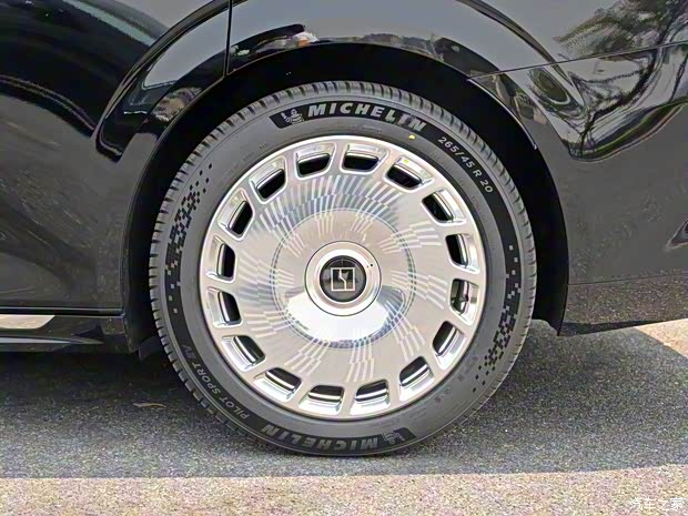 极氪 极氪009 2024款 光辉版 极氪 极氪009 2024款 光辉版