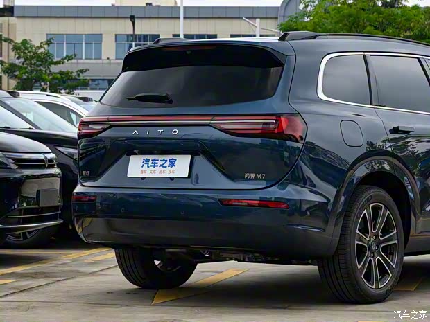 AITO 問界 問界M7 2024款 煥新版 1.5T 智駕四驅(qū)Max版 6座
