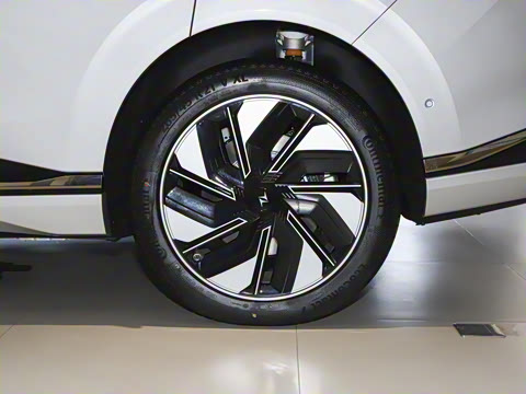 2025款 636Ultra纯电版 6座 2025款 636Ultra纯电版 6座