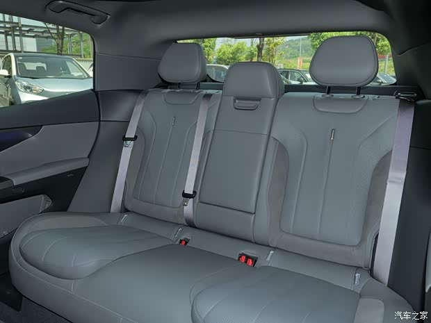 领克 领克07 2024款 EM-P 126长续航 Ultra 领克 领克07 2024款 EM-P 126长续航 Ultra