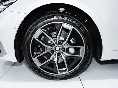 2025款 530Li 领先型 豪华套装 2025款 530Li 领先型 豪华套装