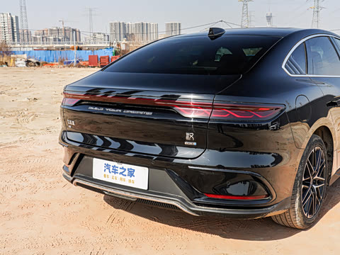 2025款 EV 智驾版 605KM尊荣型 2025款 EV 智驾版 605KM尊荣型