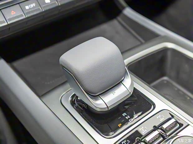 北京越野 北京BJ40 2024款 2.0D 刀鋒英雄版 穿越者