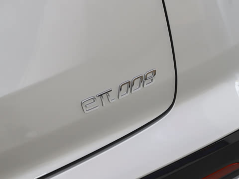 2025款 636Ultra纯电版 6座 2025款 636Ultra纯电版 6座