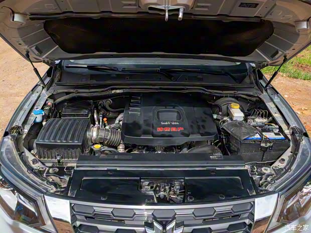 鄭州日產(chǎn) 帕拉丁 2024款 2.0T 四驅(qū)智享型勁酷版