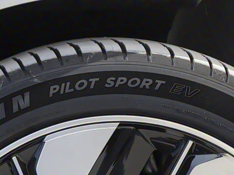 2025款 636Ultra智驾版 5座 2025款 636Ultra智驾版 5座