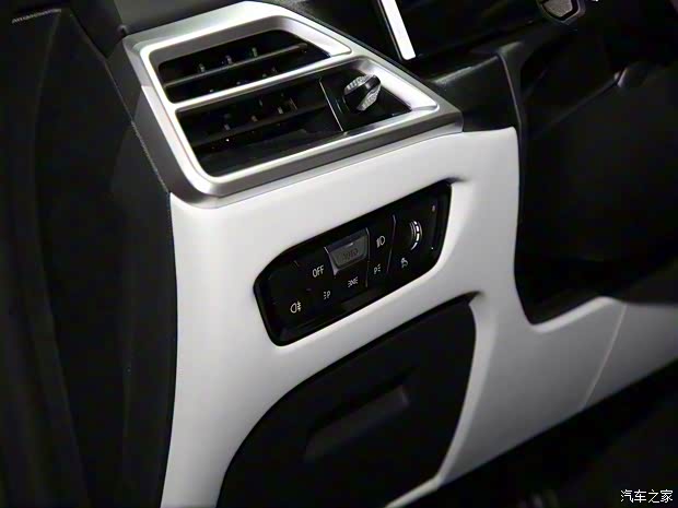 寶馬M 寶馬M4 2024款 M4敞篷轎跑車 M xDrive 雷霆版