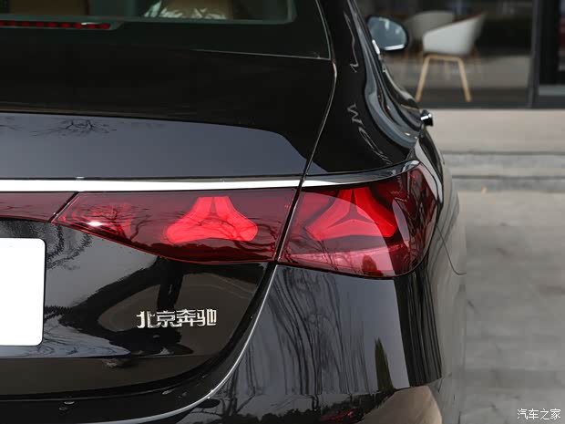 北京奔驰 奔驰E级 2024款 E 300 L 尊贵型