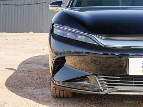 2025款 EV 智驾版 605KM尊荣型 2025款 EV 智驾版 605KM尊荣型