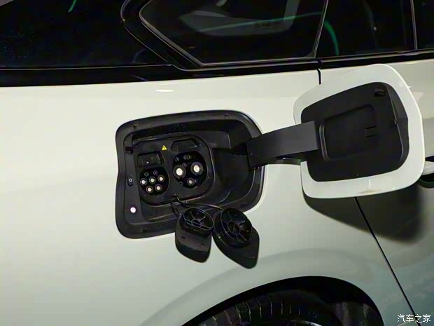 一汽红旗 红旗EH7 2024款 820 Pro 一汽红旗 红旗EH7 2024款 820 Pro