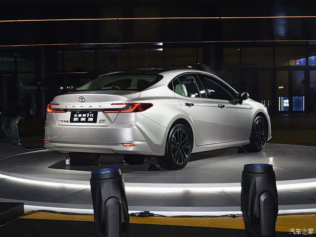 广汽丰田 凯美瑞 2024款 双擎 2.5HG 尊贵版 广汽丰田 凯美瑞 2024款 双擎 2.5HG 尊贵版