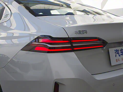 2025款 530Li 领先型 M运动套装 2025款 530Li 领先型 M运动套装