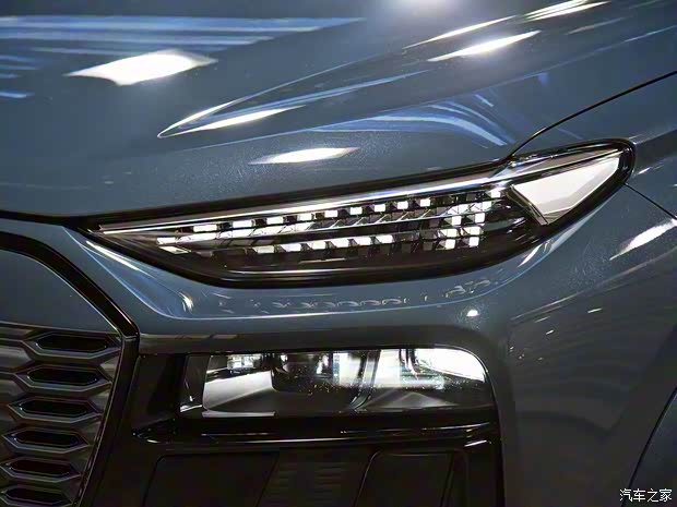 奥迪(进口) 奥迪Q6 e-tron(海外) 2024款 基本型 奥迪(进口) 奥迪Q6 e-tron(海外) 2024款 基本型