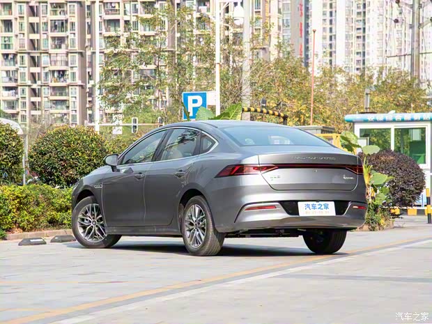 比亞迪 秦PLUS 2024款 榮耀版 EV 510KM超越型