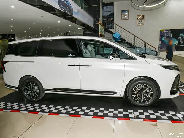 东风风行 星海V9 2024款 1.5TD 200km 中国结系列 尊享型 东风风行 星海V9 2024款 1.5TD 200km 中国结系列 尊享型