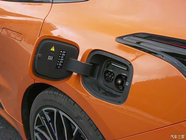 極氪 極氪001 2024款 三元鋰 雙電機(jī)