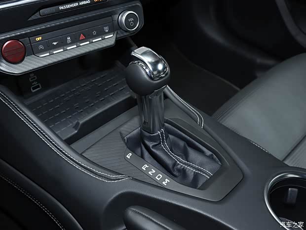 福特(进口) Mustang 2024款 2.3L EcoBoost 硬顶性能版 