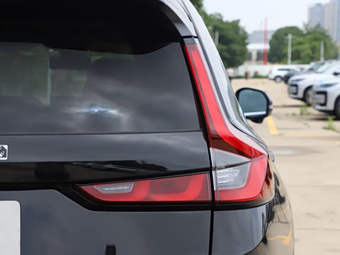 2024款 240TURBO 四驱尊耀版 5座 2024款 240TURBO 四驱尊耀版 5座