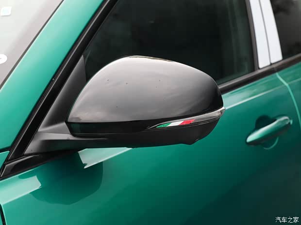 阿爾法·羅密歐 Tonale托納利 2024款 2.0T 268HP AWD Tributo Italiano 致敬傳奇版