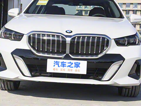 2025款 530Li 领先型 M运动套装 2025款 530Li 领先型 M运动套装